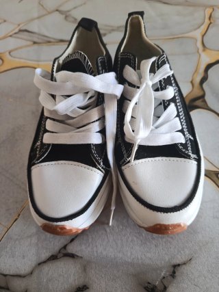 Bambas mujer talla 37 negras y blancas