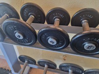 Rack de Mancuernas con 80 kg de Hierro