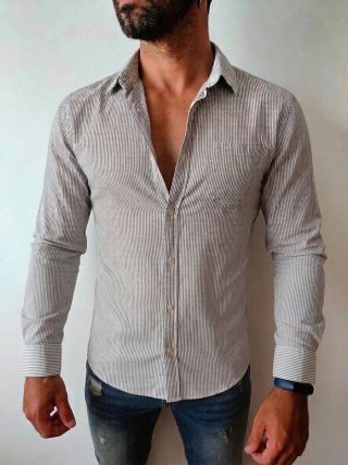 Camisa de rayas finas blancas y grises Pull&Bear