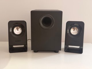 Altavoces Logitech Negros