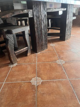 Mesa de madera y cristal rústica