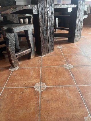 Mesa de madera y cristal rústica