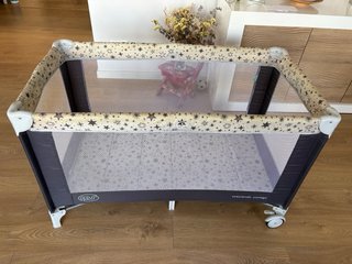 Cuna portátil con colchón plegable