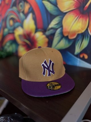 Gorra New Era NY Beige y Morada y demas colores