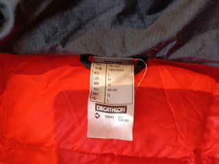 Plumífero Quechua Negro y Rojo