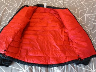 Plumífero Quechua Negro y Rojo