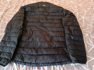 Plumífero Quechua Negro y Rojo