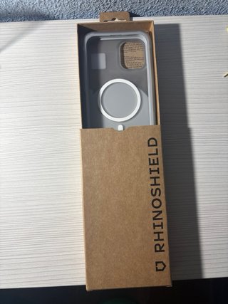Funda Rhinoshield Air X para iPhone 16 Plus