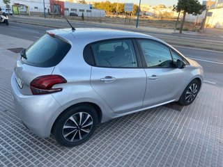 Peugeot 208 2016