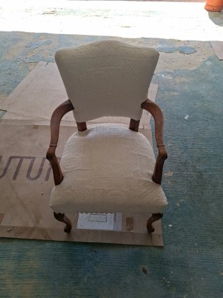 Set de 2 Butacas y 4 Sillas de Madera