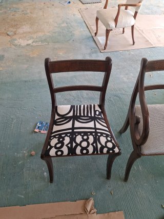 Set de 2 Butacas y 4 Sillas de Madera