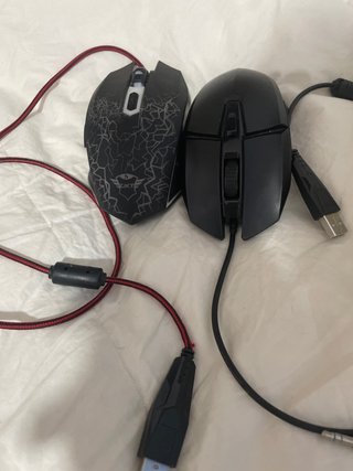 Ratón Gaming Trust y Ratón Estándar y altavoces