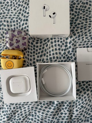 Apple AirPods 3 con 2 custodie