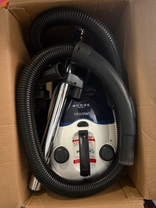 Aspirador sin bolsa Ufesa 1700W
