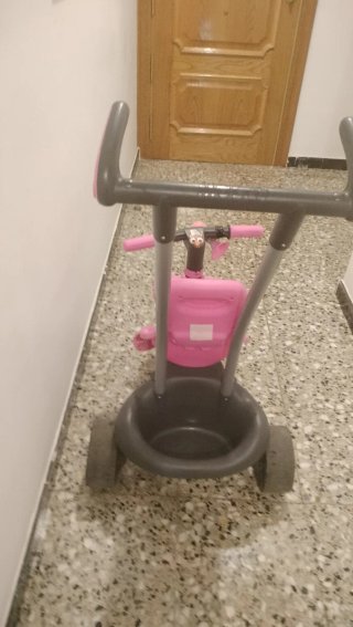 Triciclo rosa para niños Molto