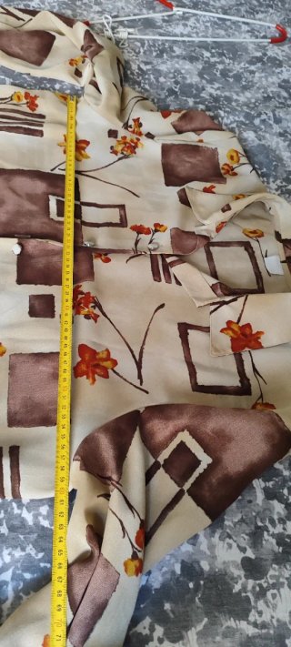 Blusa vaporosa con estampado otoñal
