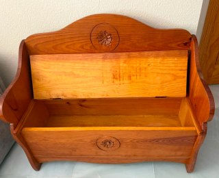 Banco de madera con almacenaje