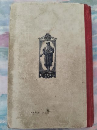 Libro muy antiguo de física.