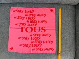 Pañuelo Tous Rosa Occupy