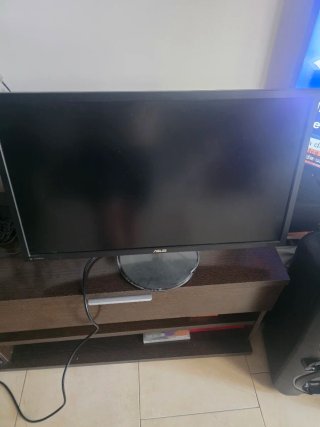 Monitor ASUS Negro y teclado Compaq