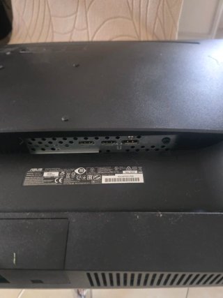 Monitor ASUS Negro y teclado Compaq