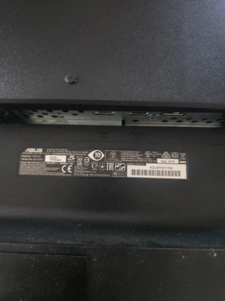 Monitor ASUS Negro y teclado Compaq