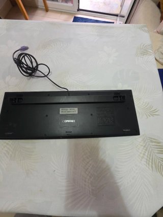 Monitor ASUS Negro y teclado Compaq