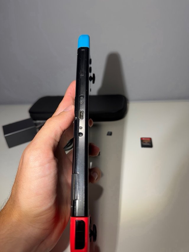 Nintendo Switch V2 completa + Jumanji e 32gb