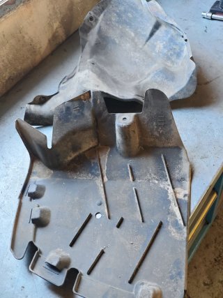 Plástico paso de rueda trasero Honda Civic MB