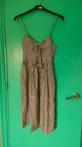 Vestido veraniego a rayas de Zara.