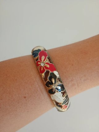 Pulsera Antigua con Motivos Florales.