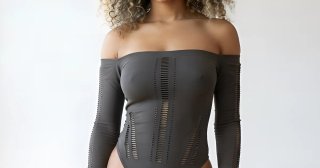 Body Zara manga larga gris perforado Talla M - L