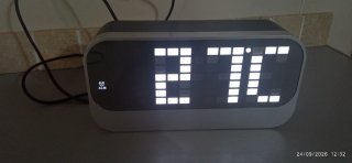 Reloj Digital con Alarma y Temperatura