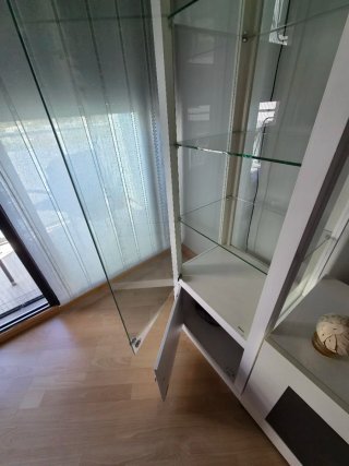 Vitrina expositora cristal y madera