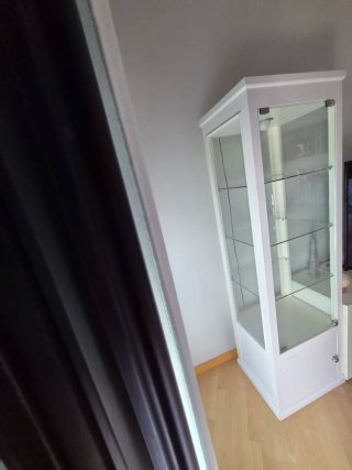 Vitrina expositora cristal y madera