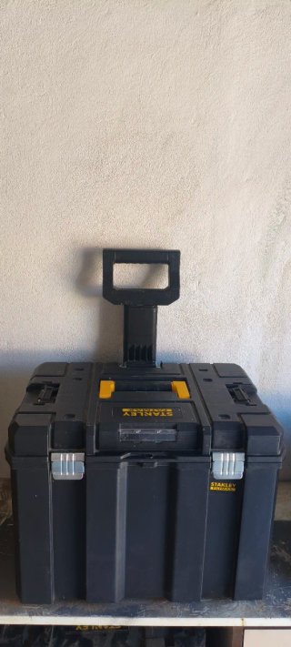 Caja de herramientas Stanley Fatmax con ruedas