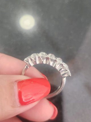 Anillo de Oro 18K con Diamantes Naturales