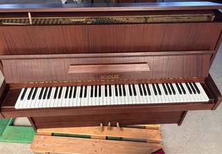 Piano vertical Scholze