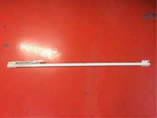 Barra metálica para cortinas color blanco de 210cm