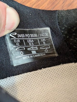 Zapatillas EKOI R4 ROAD talla 42.