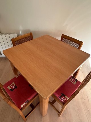Mesa comedor extensible + 5 sillas