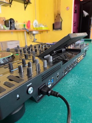 Denon DJ Prime 4+