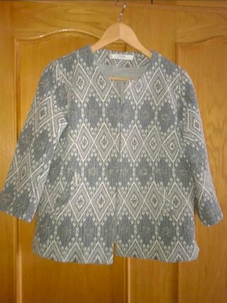 Chaqueta Mango Estampada gris azulado y blanco