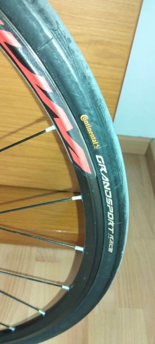 Bicicleta de carretera Cube Talla M regalo calas