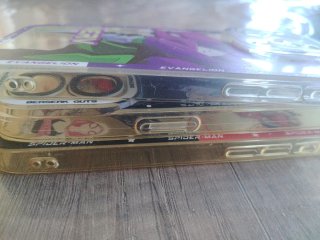 Fundas iPhone: Evangelion, Spiderman, Berserk