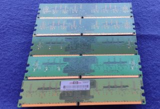 Lote de 5 Módulos de Memoria RAM 512MB DDR2