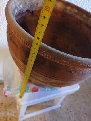 Maceta Antigua de Terracota
