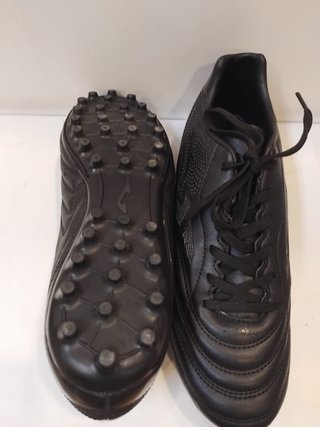 Botas de fútbol negras Joma talla 39