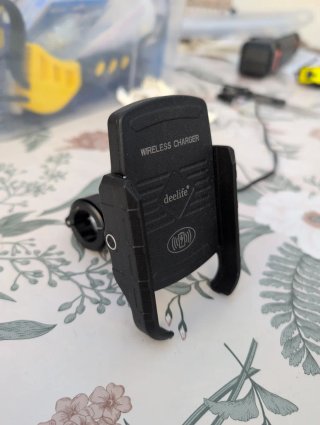 Soporte Móvil Moto con Cargador Inalámbrico