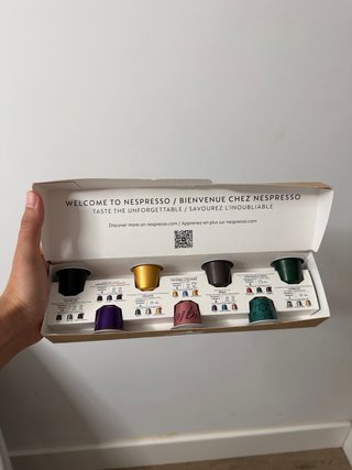 Cafetera Nespresso Essenza Mini Blanca NUEVA